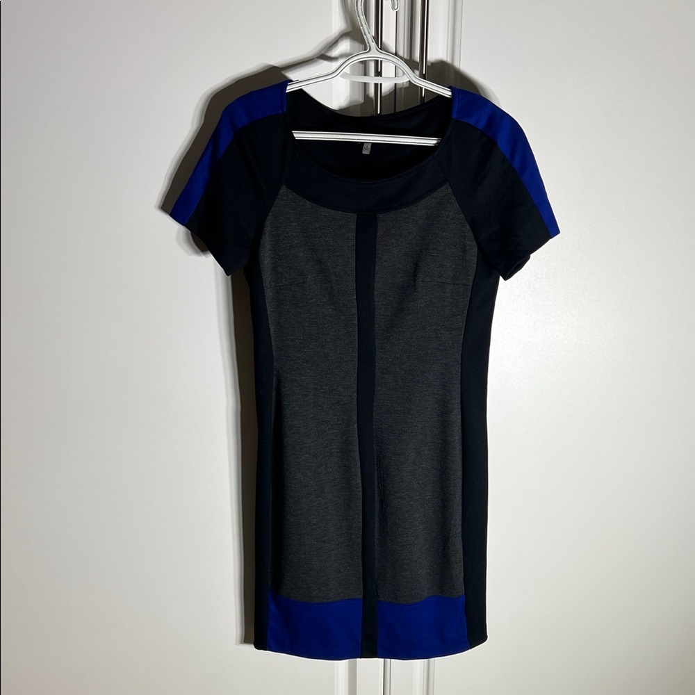 VENUS Gray and Blue Short Sleeve dress